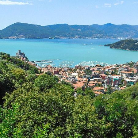 Cozy Apartment In La Spezia With Wifi Luaran gambar