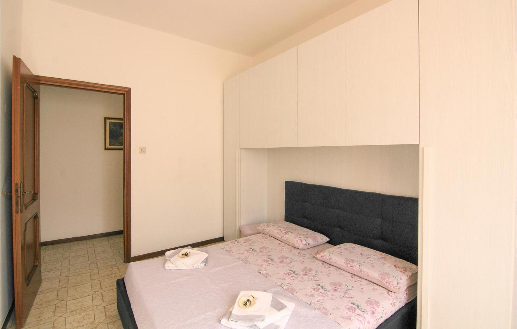 Cozy Apartment In La Spezia With Wifi Luaran gambar