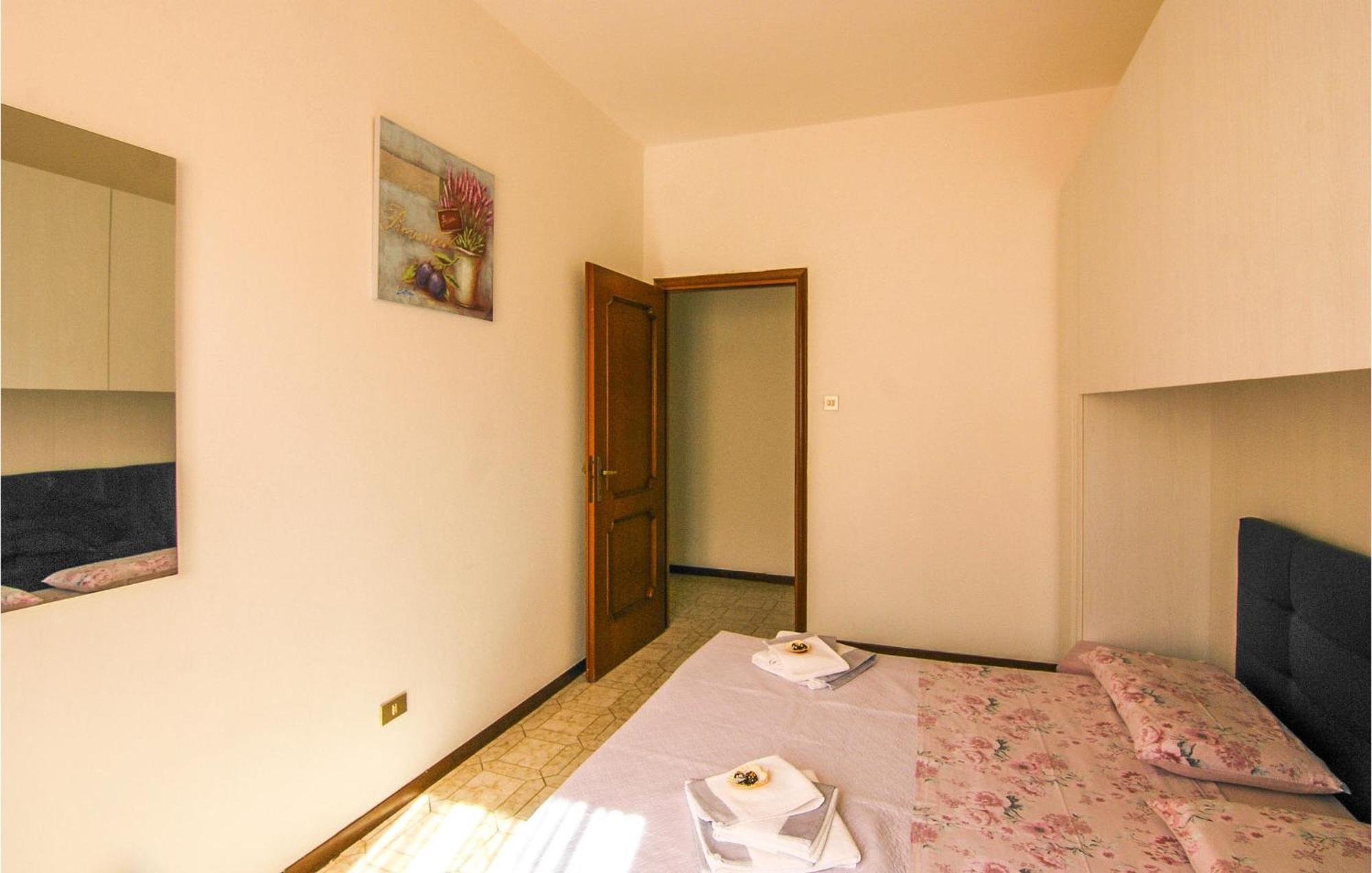 Cozy Apartment In La Spezia With Wifi Luaran gambar
