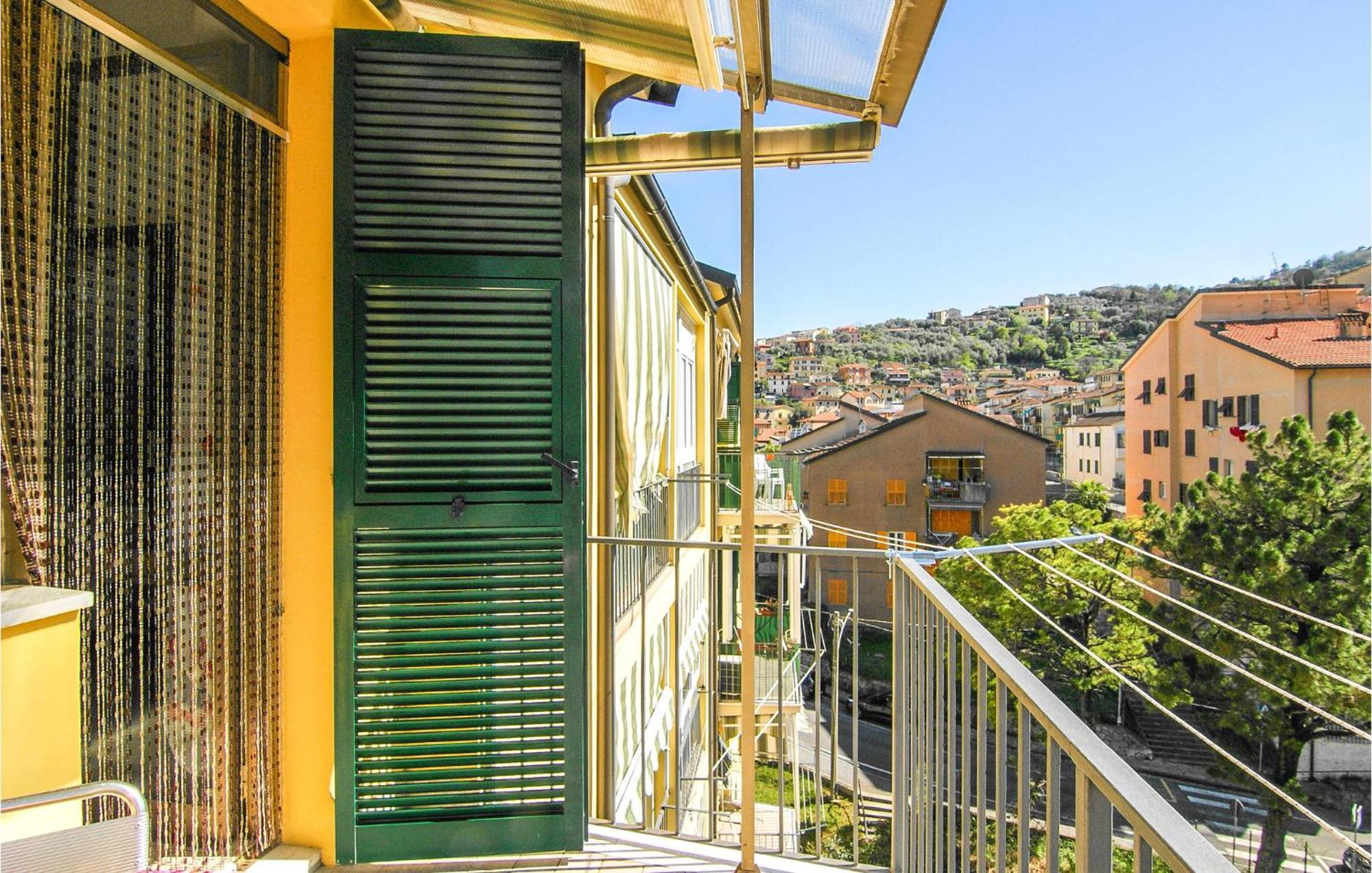 Cozy Apartment In La Spezia With Wifi Luaran gambar