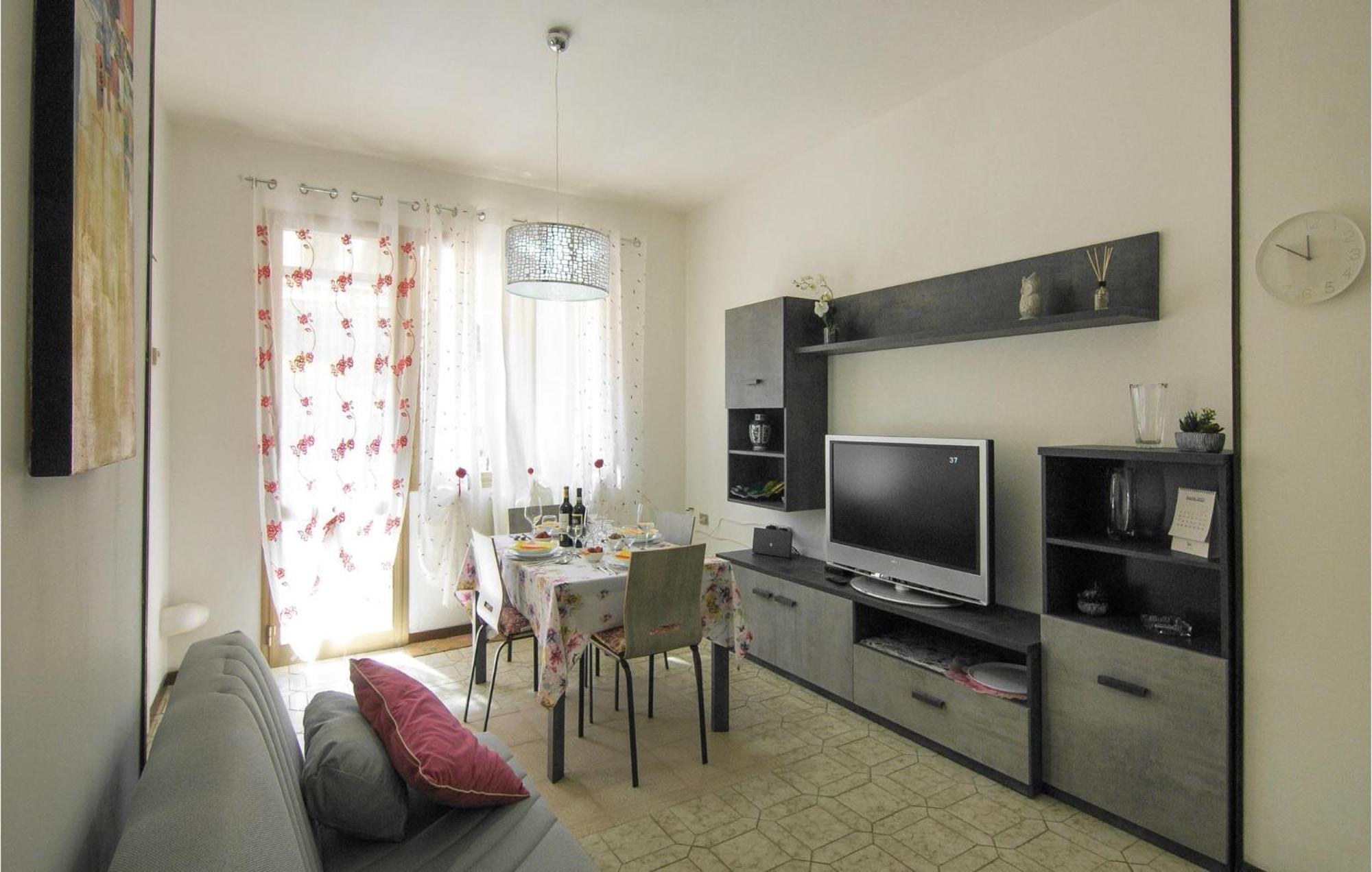 Cozy Apartment In La Spezia With Wifi Luaran gambar