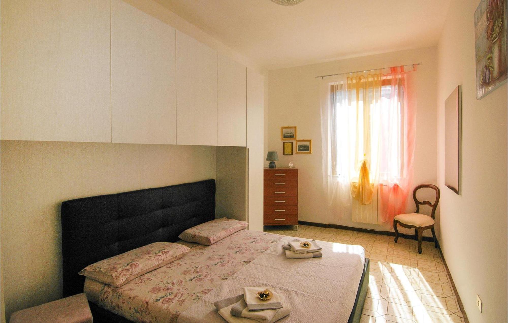 Cozy Apartment In La Spezia With Wifi Luaran gambar